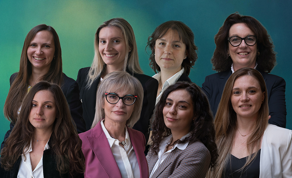 Il team femminile di Eureka InfoMed, professioniste esperte in farmacovigilanza